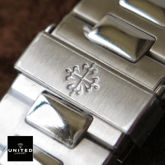 Patek Philippe Nautilus 5711/1A-011 "White Dial" Exceptional Replica 1:1 patekphilippe nautilus 57111A 011 replica clasp Patek Philippe 57111A-011 Stainless Steel Bracelet Replica bracelet on the logo