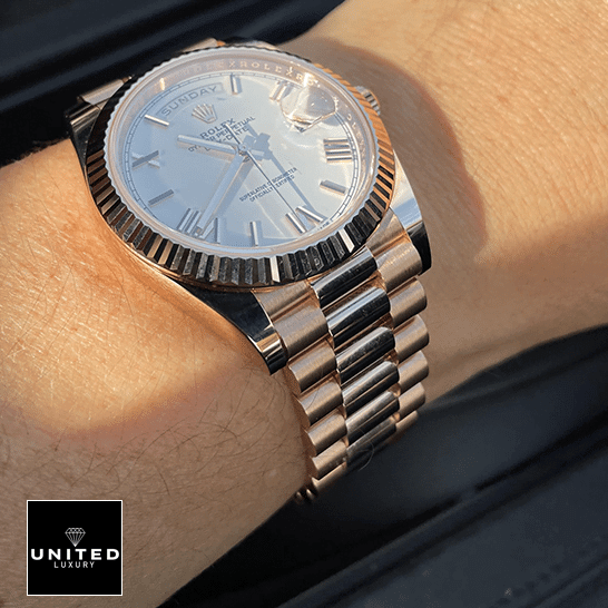 Rolex Day-Date 118235F-0024 President Rose Gold Roman Dial Ultra Fine Replica rolex day date 118235f 0024 replica yellowgold Rolex Day-Date President 118235f-0024 Rose Gold Oyster Replica on his arm