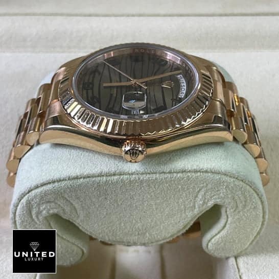 Rolex Day-Date 218235-0035 "Wave" Perfect Clone Quality rolex wave dial 218235 replica3 Rolex Day-Date Wave 218235-0035 Rose Gold Case Replica Right Side Crown Pusher