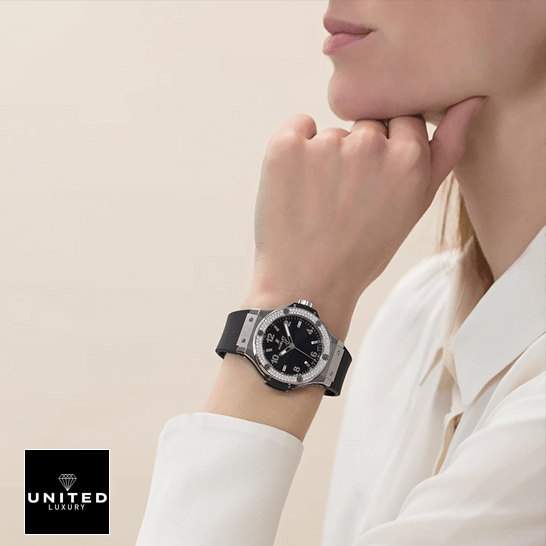 Hublot Big Bang Steel 361.SX.1270.RX.1104 "Diamond Bezel" Ultra Clone 1:1 hublot big bang steel black dial diamond bezel 361 SX 1270 RX 1104 replica hand Hublot Big Bang Steel Black Diamond Bezel Replica on the women wrist