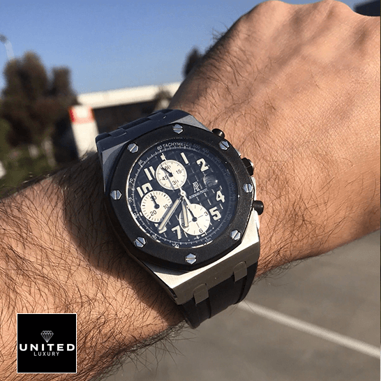 Audemars Piguet Royal Oak Offshore 25940SK.OO.D002CA.01 "Diver" Swiss Super Clone audemars piguet royal oak offshore diver hand 1 audemars_piguet_royal_oak_offshore_diver_hand