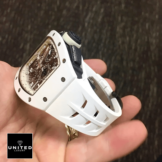 Richard Mille RM 011 "White Ghost" Chronograph Precision Replica Edition richard mille RM011 FM replica bracelet Richard Mille RM011FM White Rubber Bracelet Replica on the hand