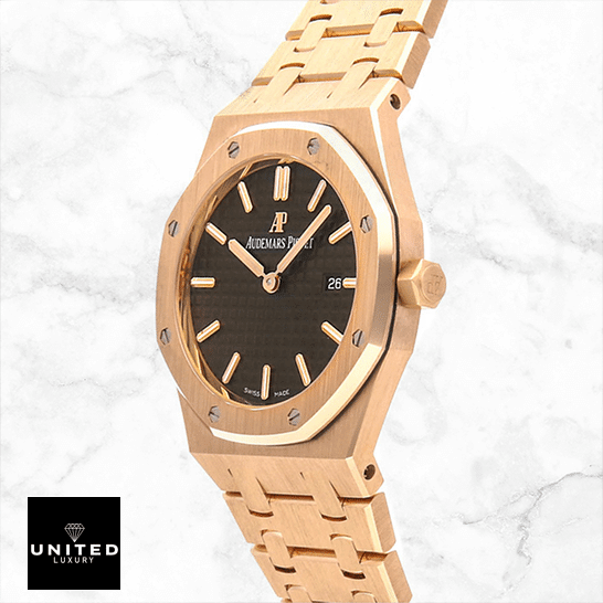 Audemars Piguet Royal Oak 67650OR.OO.1261OR.01 Quartz Replica Audemars Piguet Royal Oak 67650OR.OO_.1261OR.01 Gold Case Replica ceramic background