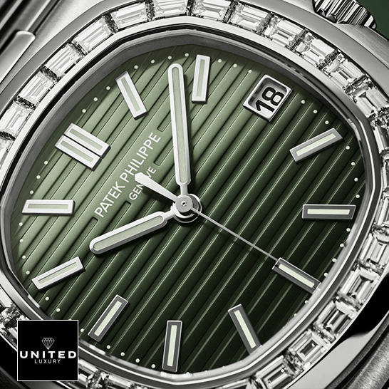 Patek Philippe Nautilus 5711/1300A-001 "Diamond Bezel" Exclusive Clone Edition patek philippe man dial Patek Philippe Diamond Bezel Green Dial Replica front view