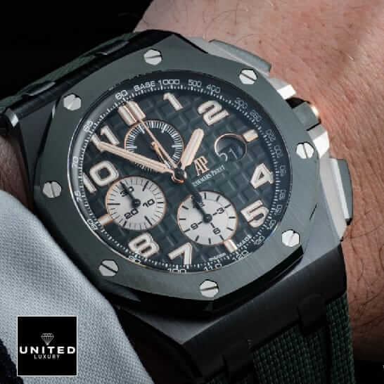 Audemars Piguet Royal Oak Offshore 26405CE.OO.A056CA.01 "Green Dial" High-End Clone Quality ap green black ceramic replica hand 1 Audemars Piguet Royal Oak Offshore 26405CE.OO.A056CA.01 "Green Dial" High-End Clone Quality ap green black ceramic replica hand 1