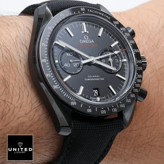 Omega Speedmaster Dark Side of the Moon Apollo 8 304.32.44.52.01.001 Mirror Clone 1:1 omega speedmaster dark side of the moon 311.92.44.51.0 man Omega Speedmaster Black Dial Replica on the man wrist